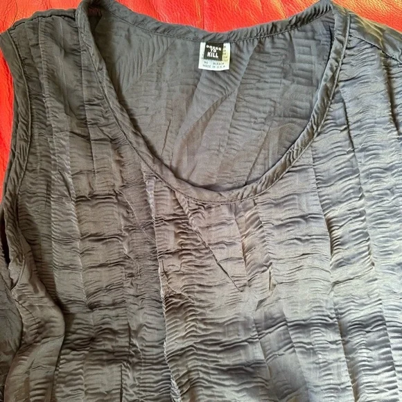 Textured Navy Sleeveless Dress - Picture 2 of 4